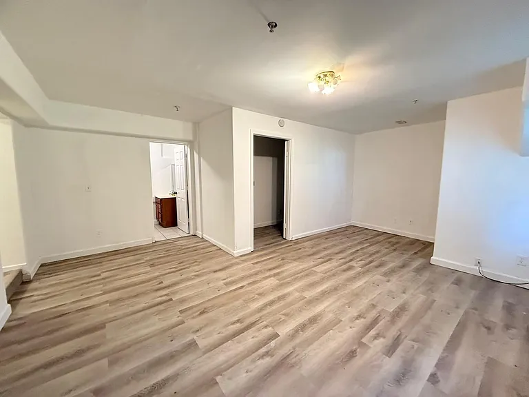 8027 Ney Ave — Photo 28