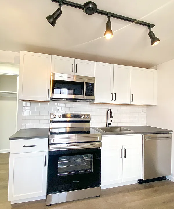 8 E Sycamore St #2