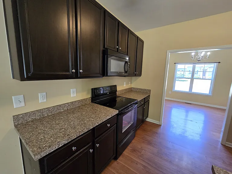 1421 Tawny View Ln — Photo 15