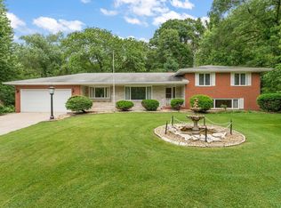 1759 Lawndale Dr, Valparaiso, IN 46383