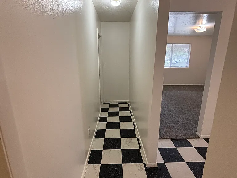 183 S 880 E #183 — Photo 5