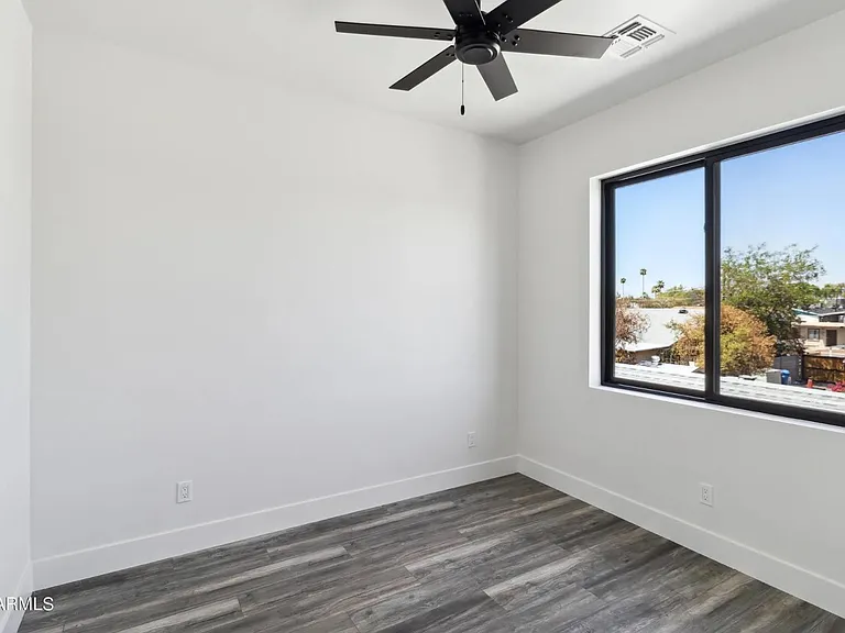902 W Hazelwood St #B — Photo 19