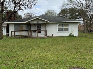116 Stanford Rd, Lake Jackson, TX 77566