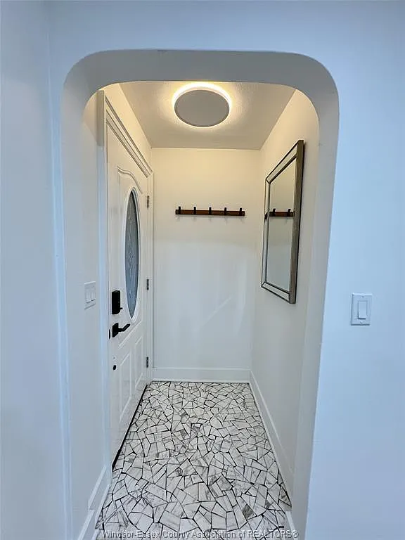 3 bed, $2,400 — Photo 2
