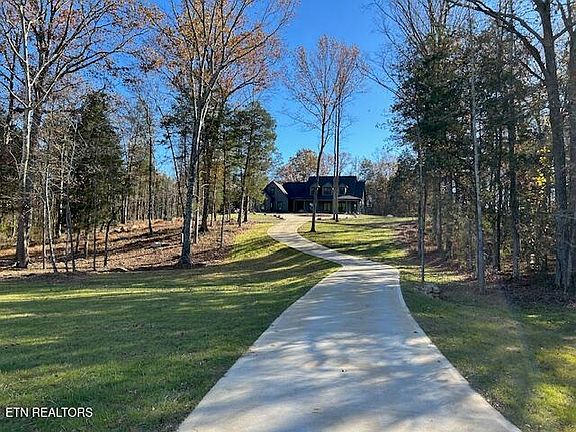 2nd image of 481 Loop Rd
