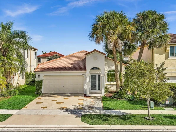 357 NW 154th Ave, Pembroke Pines, FL 33028