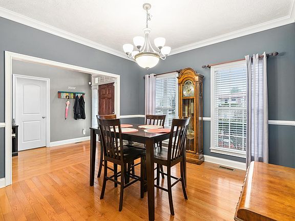 4th image of 611 Glenstone Springs Dr