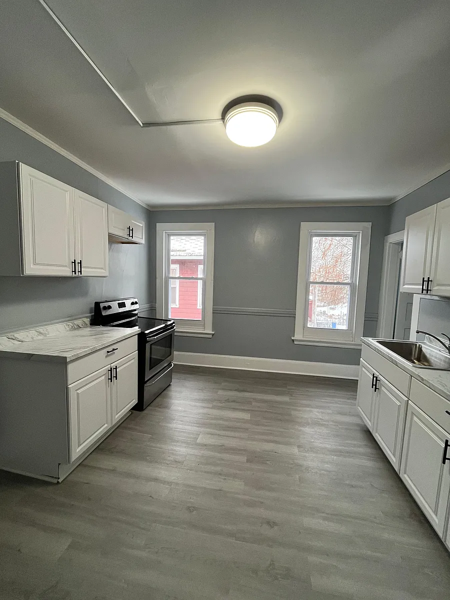 Building Photo - 171-173 Edgewood St #2