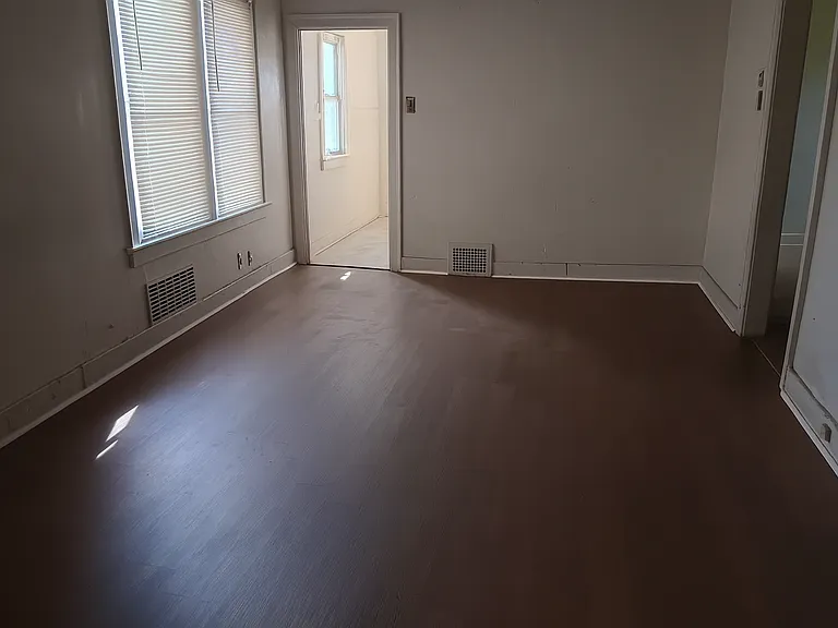 15755 Fairfield St — Photo 3