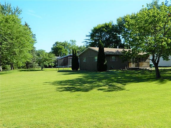 3rd image of 6 Rodney Dr