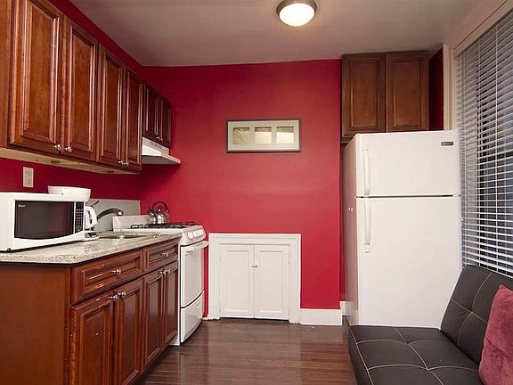 5th image of 353 E 52nd St APT 3A