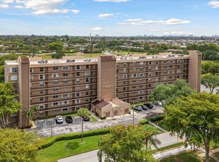 4570 NW 18th Ave APT 704, Pompano Beach, FL 33064