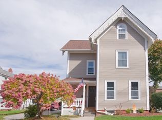 4 Day St, Webster, MA 01570