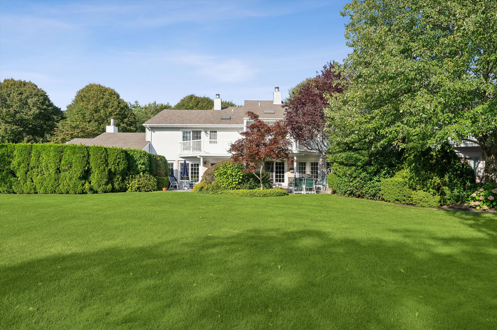 Expansive Lawns