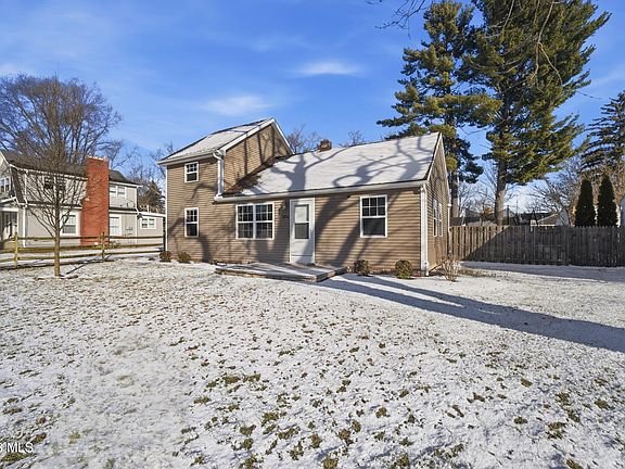 2nd image of 304 W Garfield Ave