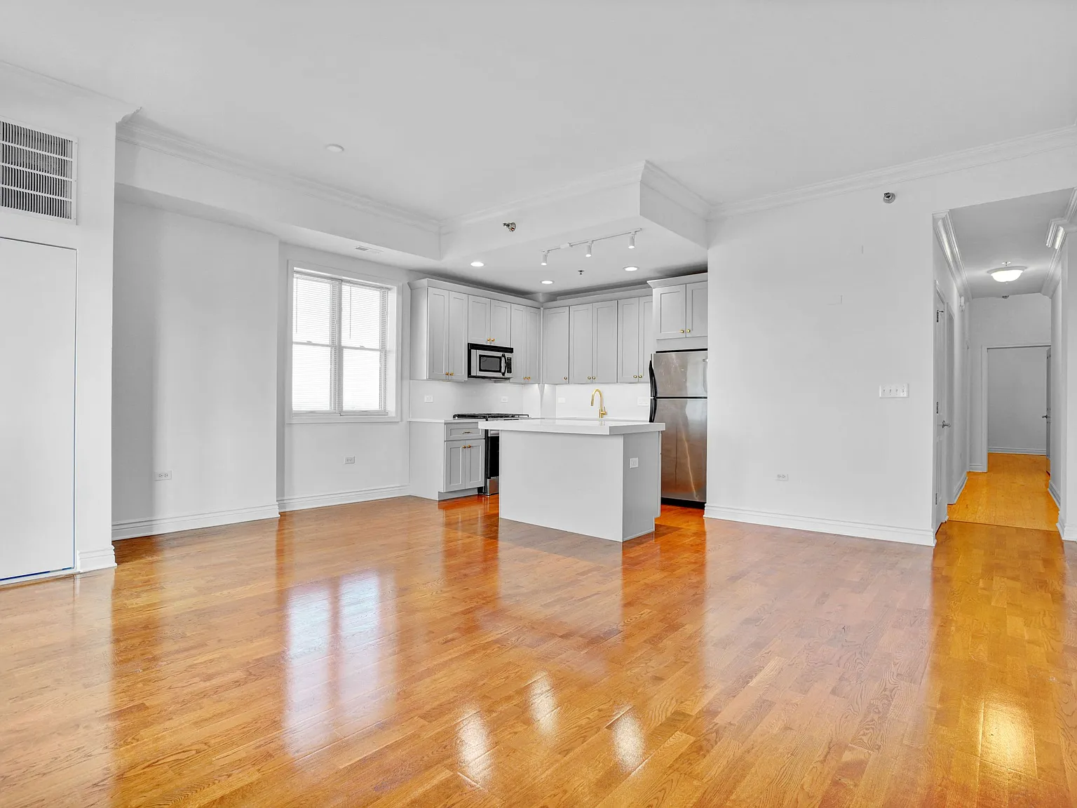 2 bed, 1150 sqft, $3,695 — Photo 1