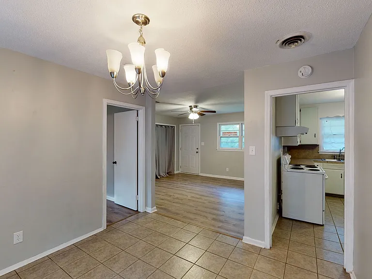 109 Sara Ln — Photo 6