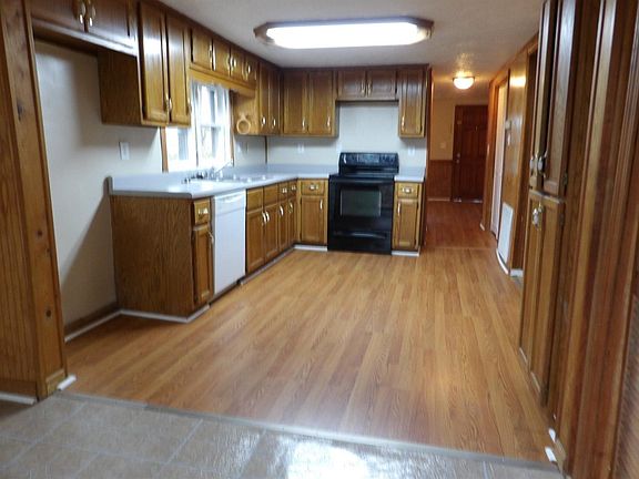 4th image of 107 Sallee St