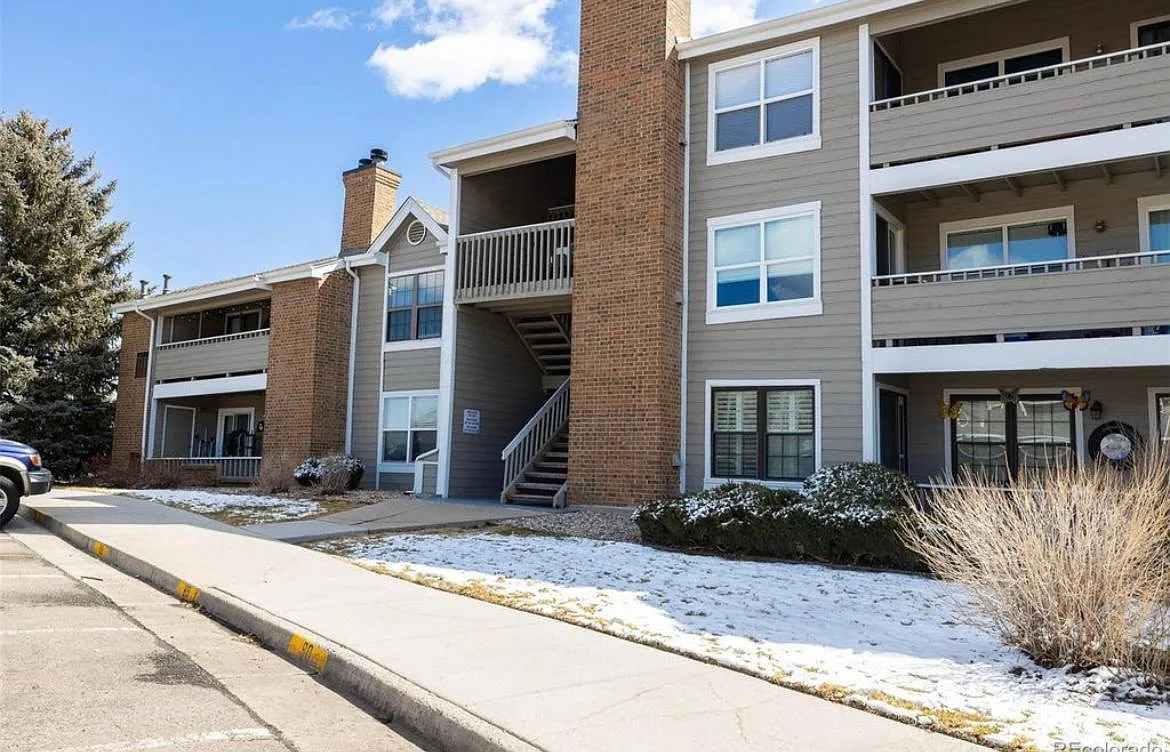 12024 W Cross Dr — Photo 2