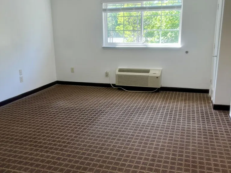 Stafford Commons — Photo 18
