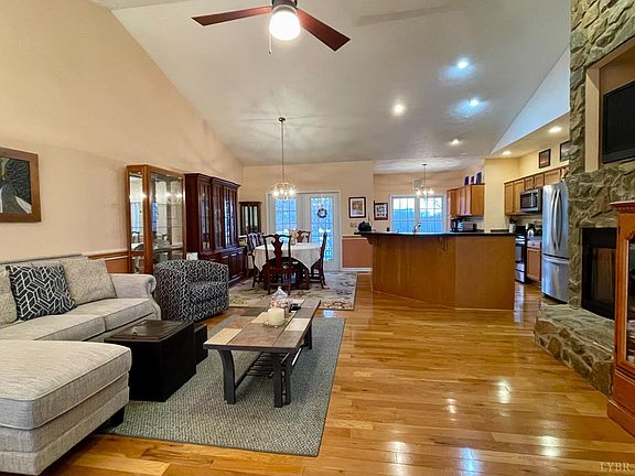 4th image of 1625 Morewood Rd