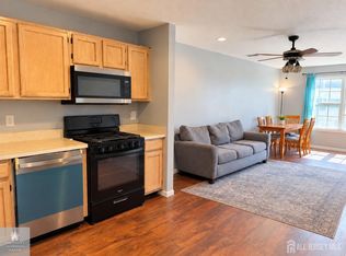 16 Wilmbelton Ct, Edison, NJ 08820