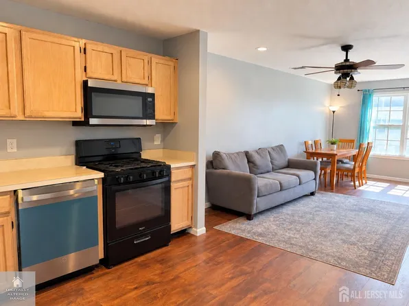 16 Wilmbelton Ct, Edison, NJ 08820