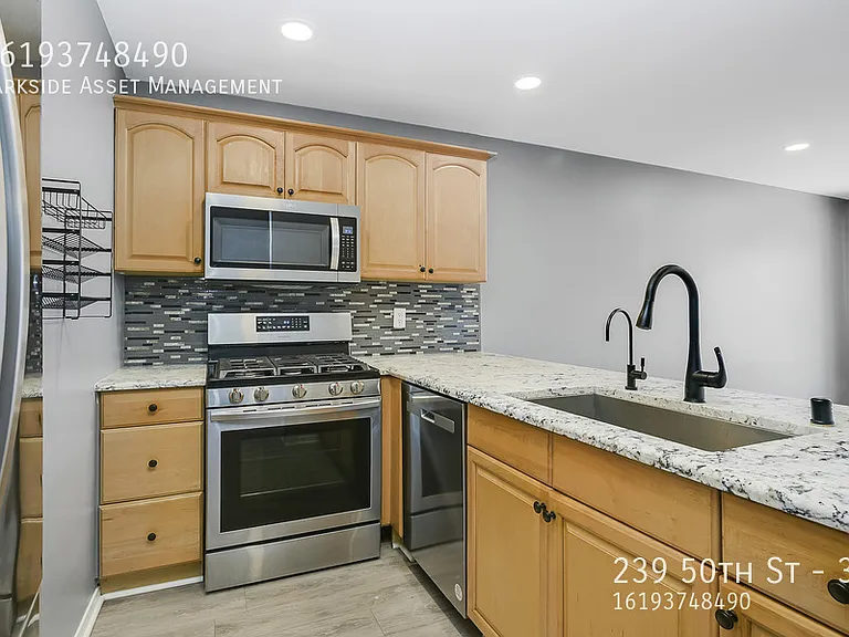 239 50th St #37 — Photo 2