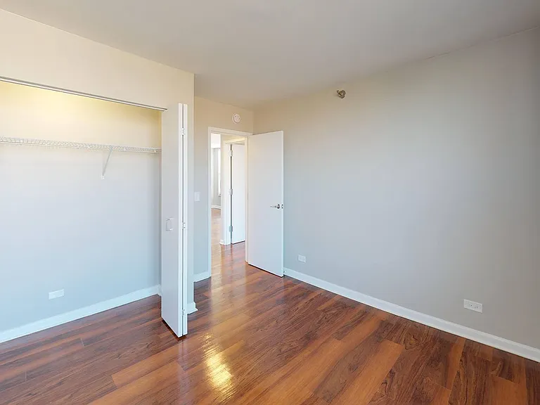 Evanston Place — Photo 21