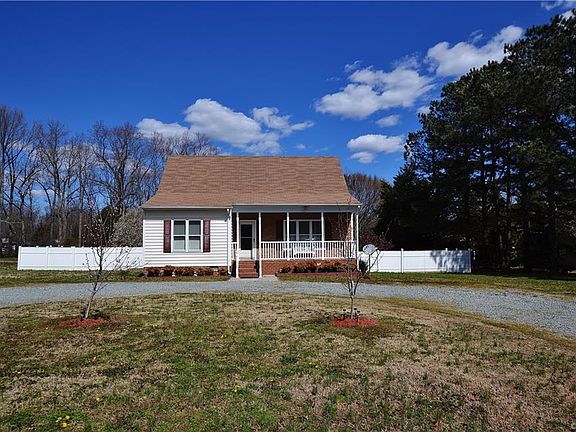 3rd image of 246 Oxford Ln
