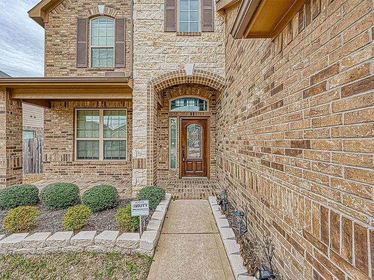 2111 Post Oak Ct — Photo 2