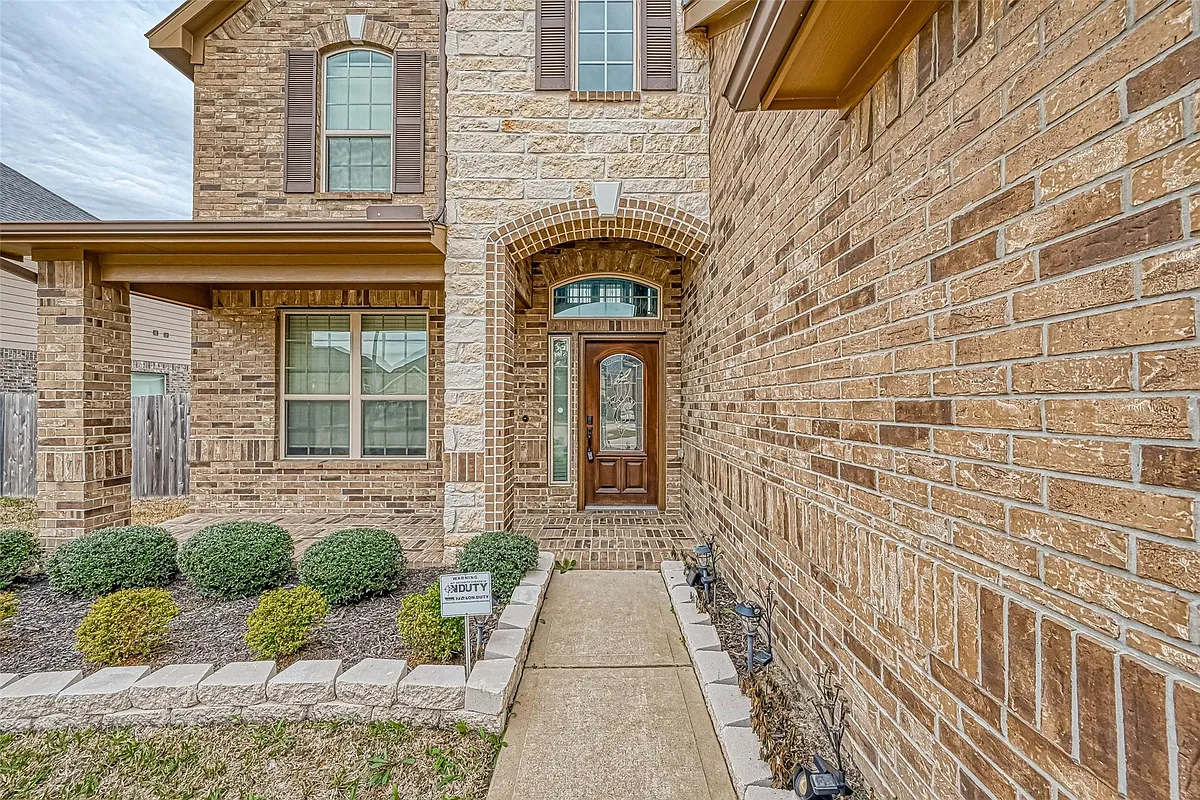 Building Photo - 2111 Post Oak Ct