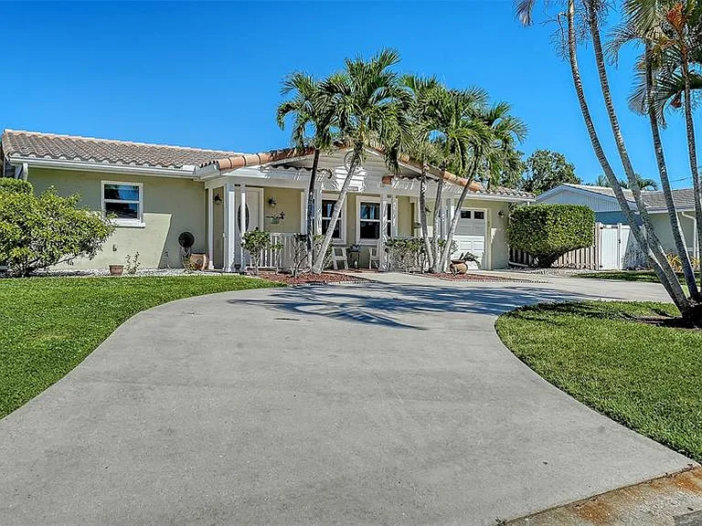 3507 Pinecrest St — Photo 2