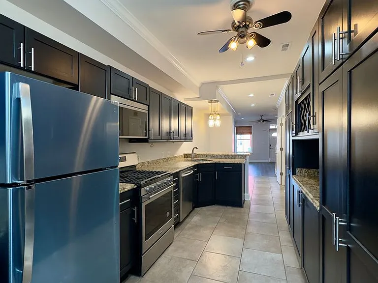 709 Scott St — Photo 5