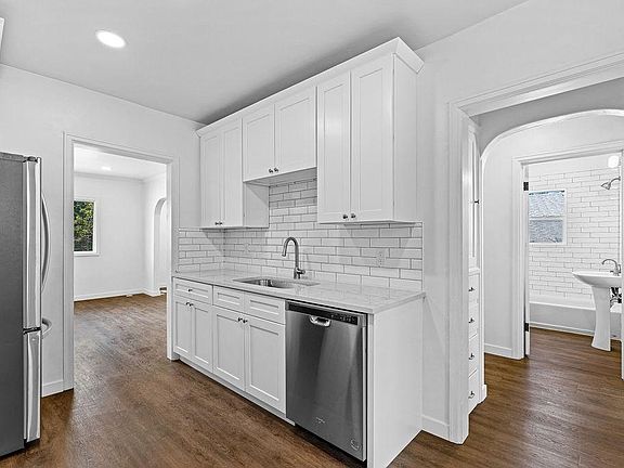 5th image of 1477 E Roosevelt Ave #1