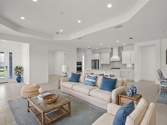3rd image of 11540 VERANDAH PALM COURT