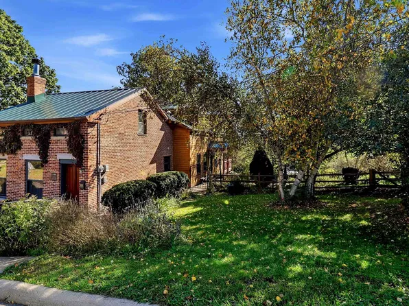 528 S Dodge St, Galena, IL 61036