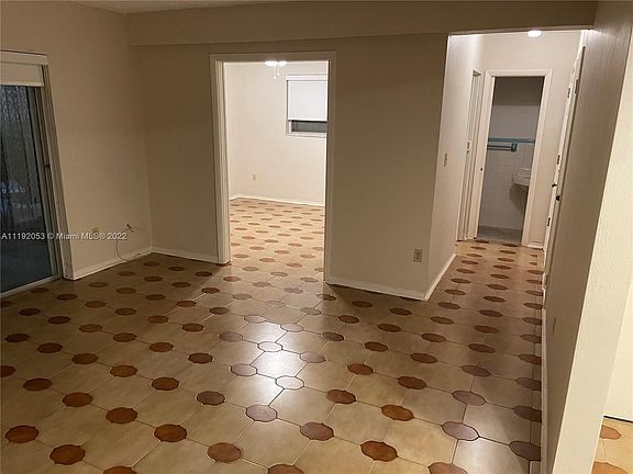3rd image of 518 Euclid Ave APT 3