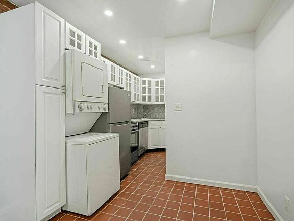 5th image of 117 Bank St #3DD