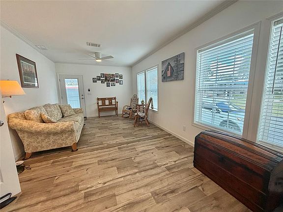 2nd image of 198 JACARANDA DRIVE