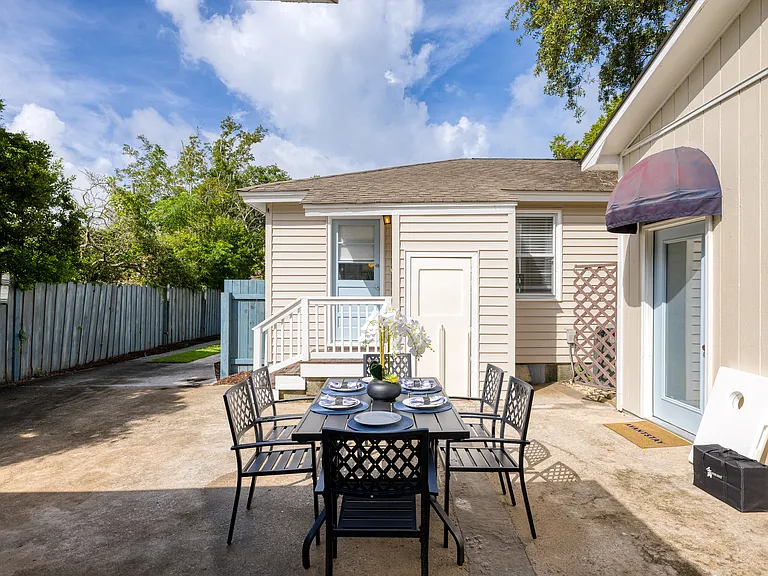 1424 Moultrie St — Photo 20