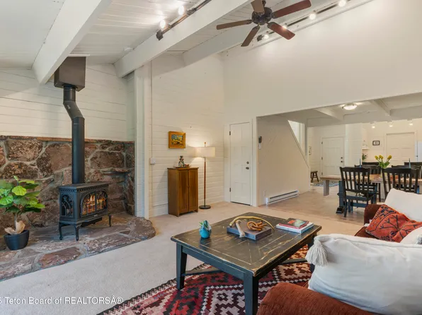 1655 W Big Trail Dr APT 602, Jackson, WY 83001