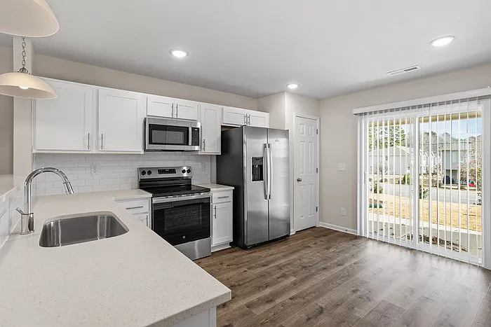 1006 Peony Ln — Photo 9