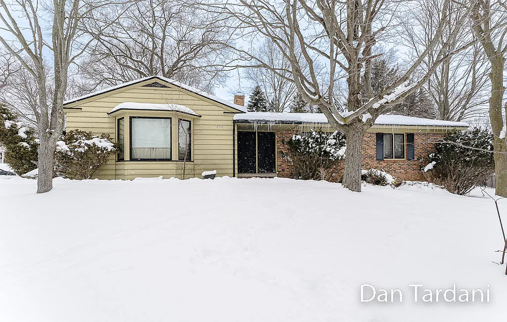 2034 Maryland Blvd photo 1