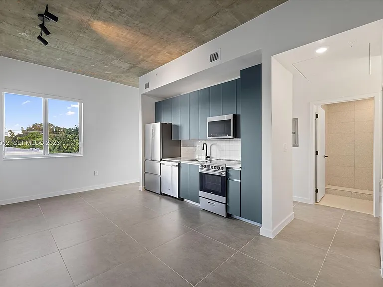 315 NW 32nd St #306 — Photo 2