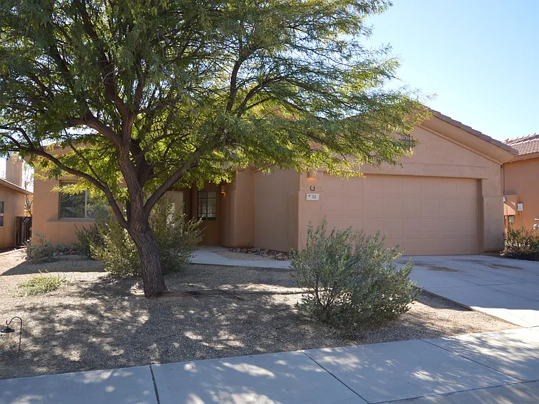 312 E Calle Cerita — Photo 1