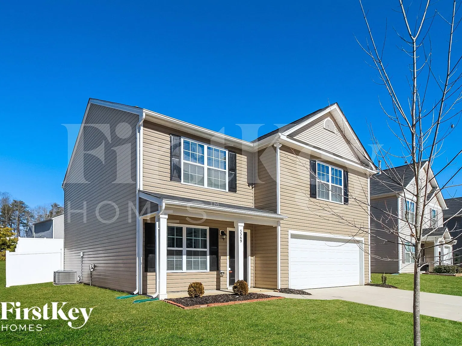 4 bed, 2.5 bath, 2060 sqft, $2,210 — Photo 2
