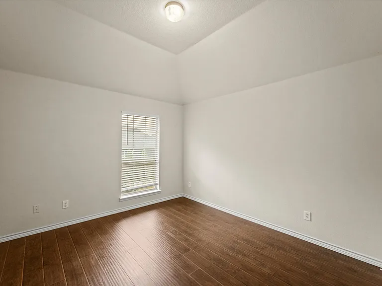 8204 Hitching Trl — Photo 5