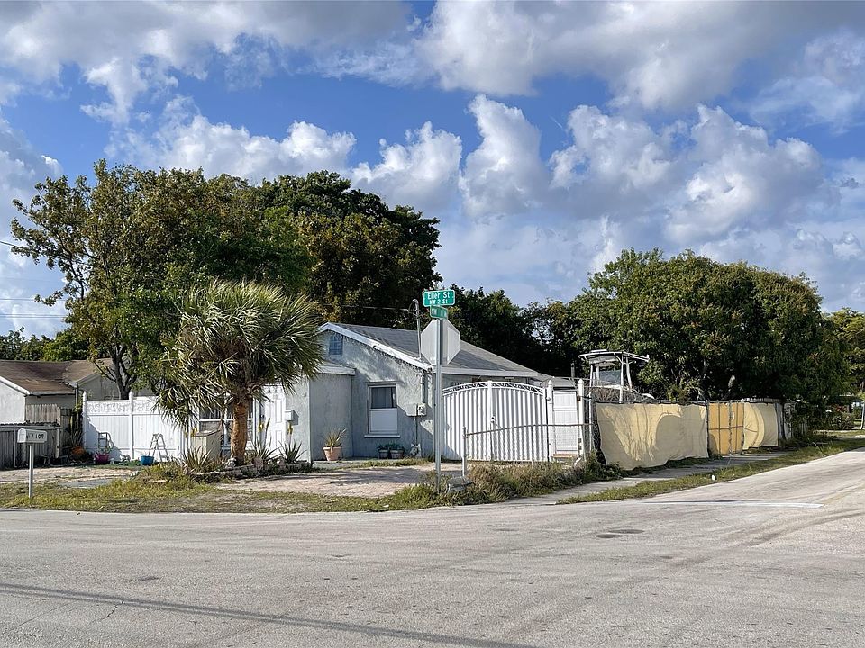 1st image of 109 NW Eller Street
