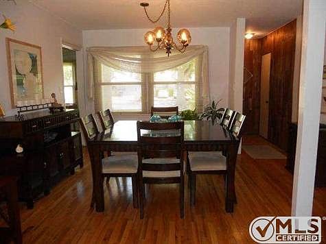 4th image of 7041 Mary Ellen Ave